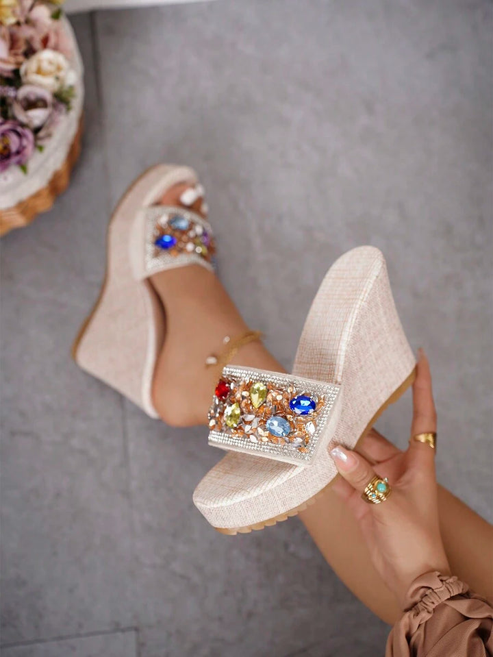 Nella | Mule con Zeppa e Cristalli