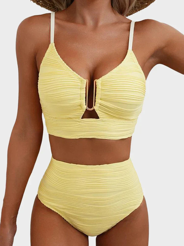 SET DI BIKINI A 2 PEZZI CON TAGLIO A U