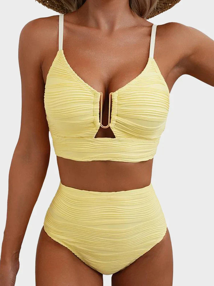 SET DI BIKINI A 2 PEZZI CON TAGLIO A U