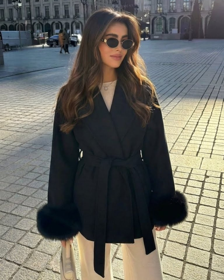 Elvira | Cappotto in Lana con Polsini in Pelliccia