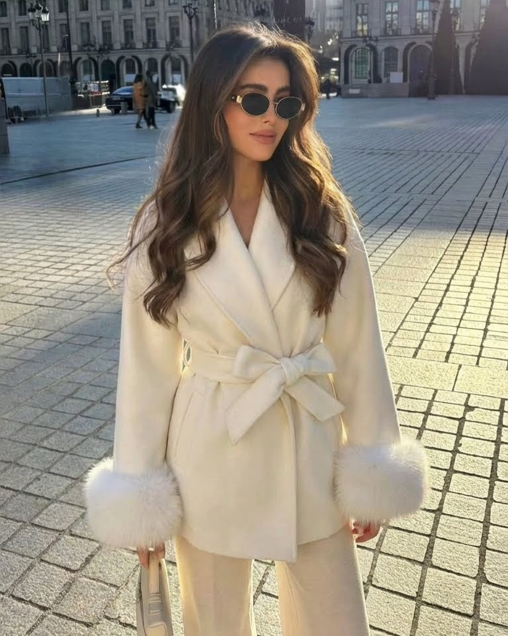 Elvira | Cappotto in Lana con Polsini in Pelliccia