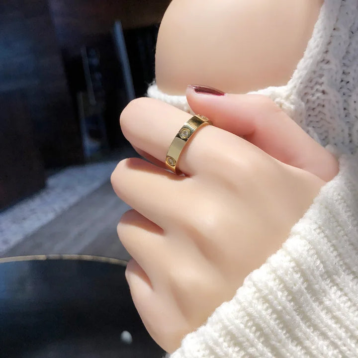MONA™ – Anello Moderno Elegante in Oro