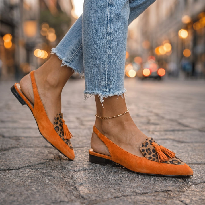 Velia | Mule Piatte Bicolori in Suedè con Nappine
