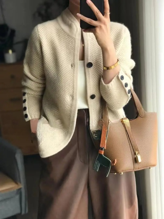 Lucille Cardigan Femme – Gilet en Cachemire Doux à Boutons & Coupe Classique Élégante
