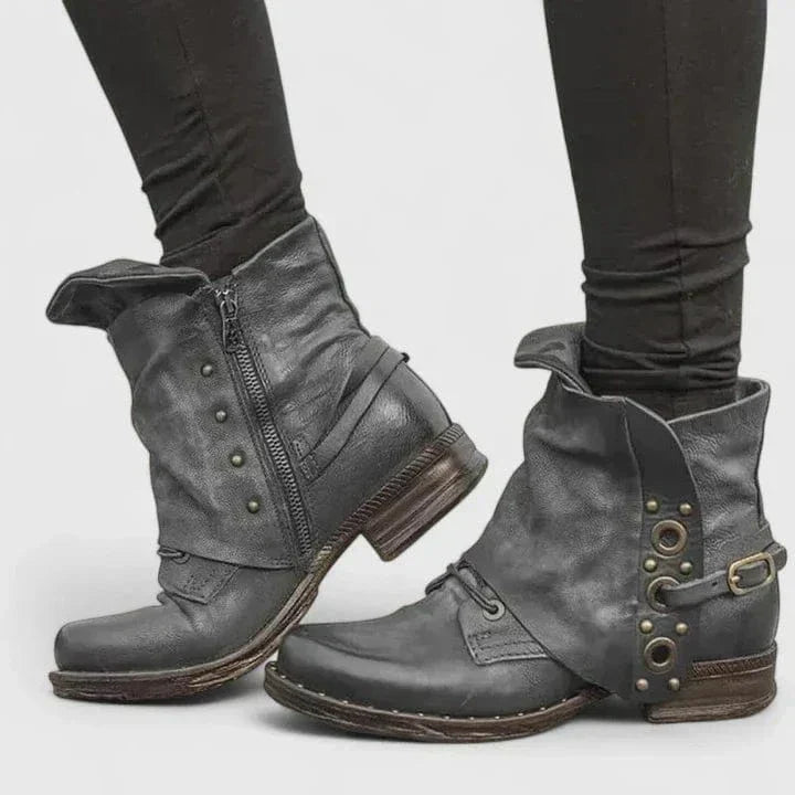 ROSELLE – BOOTS RIVETTATI
