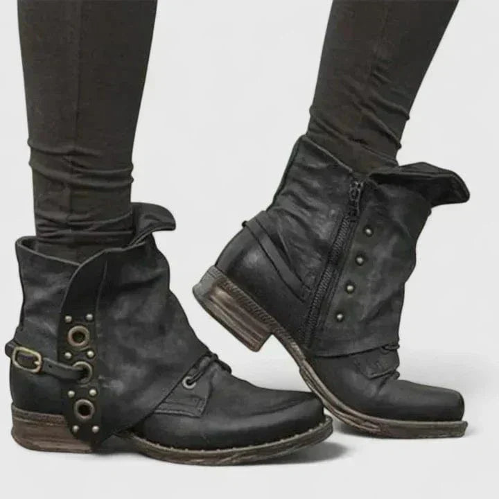 ROSELLE – BOOTS RIVETTATI