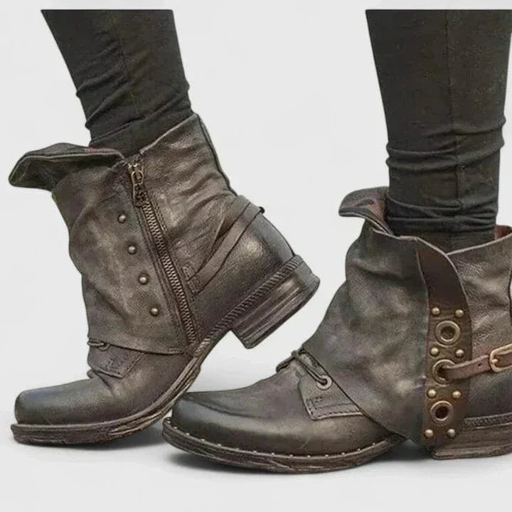 ROSELLE – BOOTS RIVETTATI