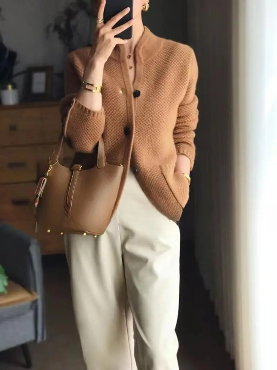 Lucille Cardigan Femme – Gilet en Cachemire Doux à Boutons & Coupe Classique Élégante