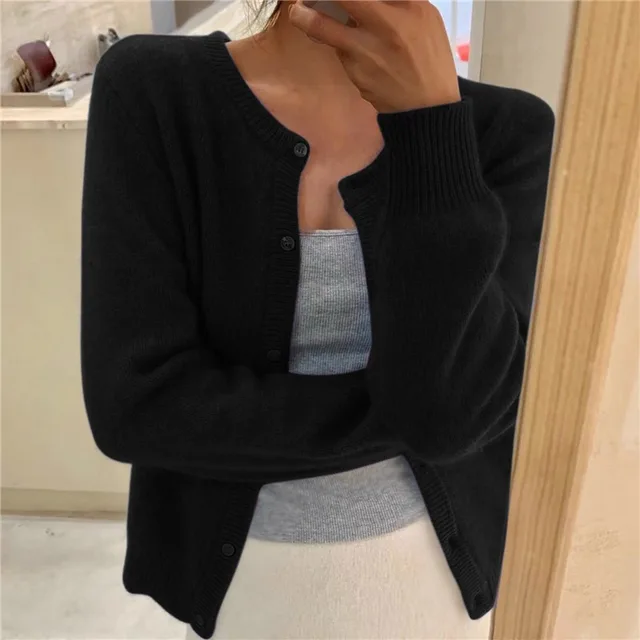 Carmela | Cardigan in Maglia con Collo Rotondo e Bottoni
