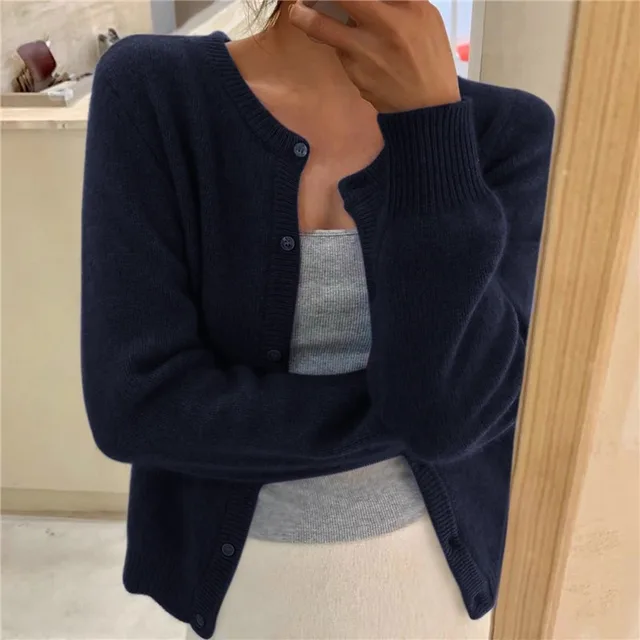 Carmela | Cardigan in Maglia con Collo Rotondo e Bottoni