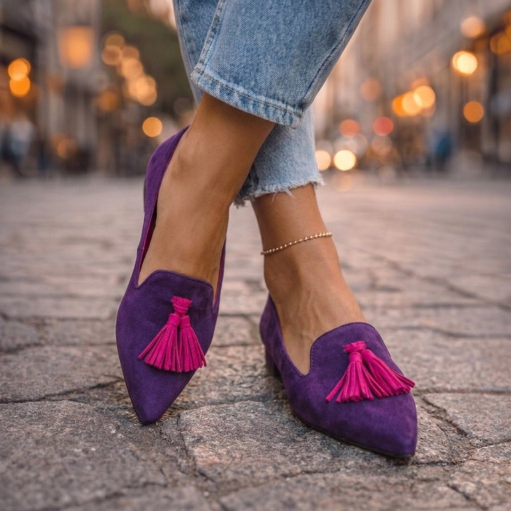Evelina | Ballerine a punta con nappine