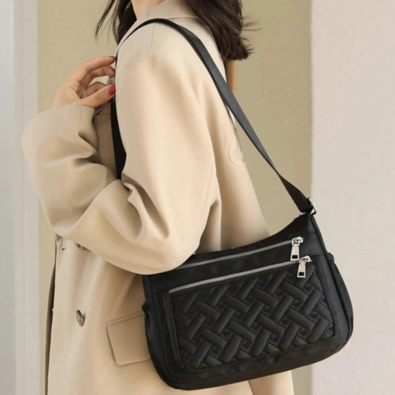 Nadia | Borsa Messenger in Nylon con Multi-Scomparti